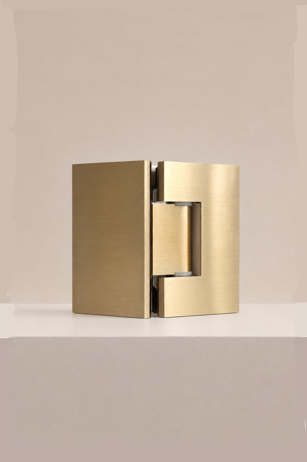 XO 135° Glass Hinge, Brushed Brass