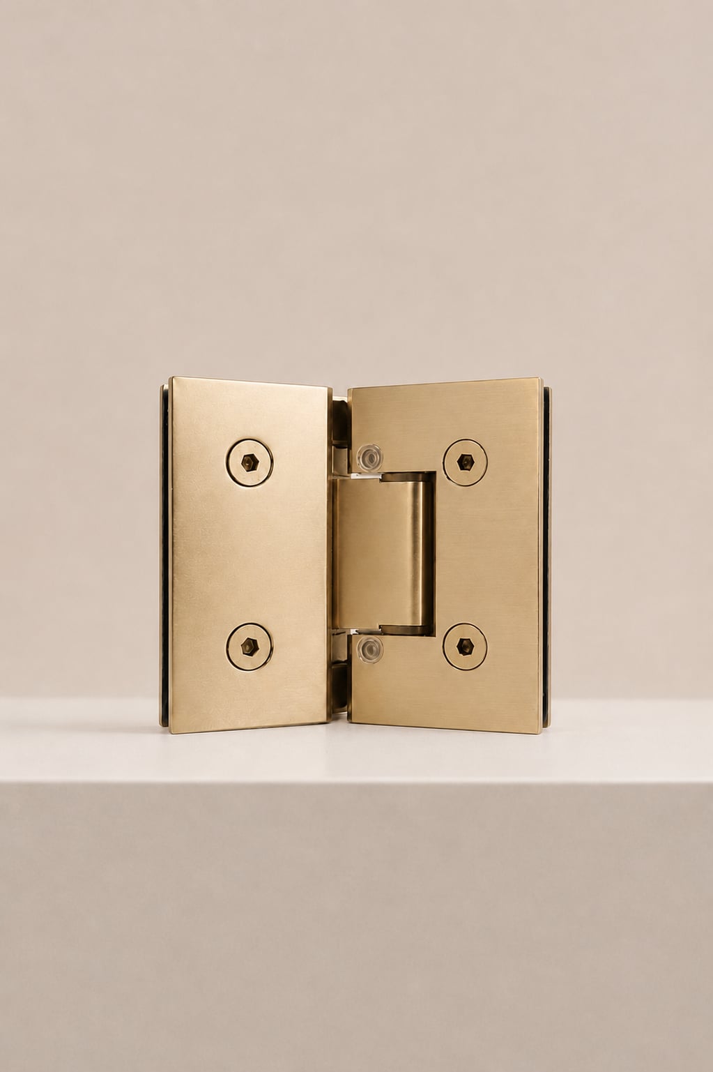 XO 135° Glass Hinge, Champagne — back