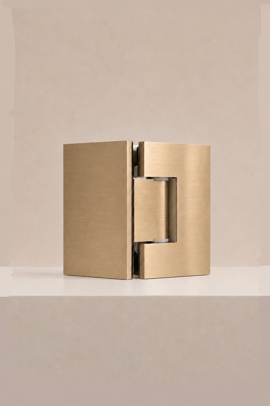 XO 135° Glass Hinge, Champagne