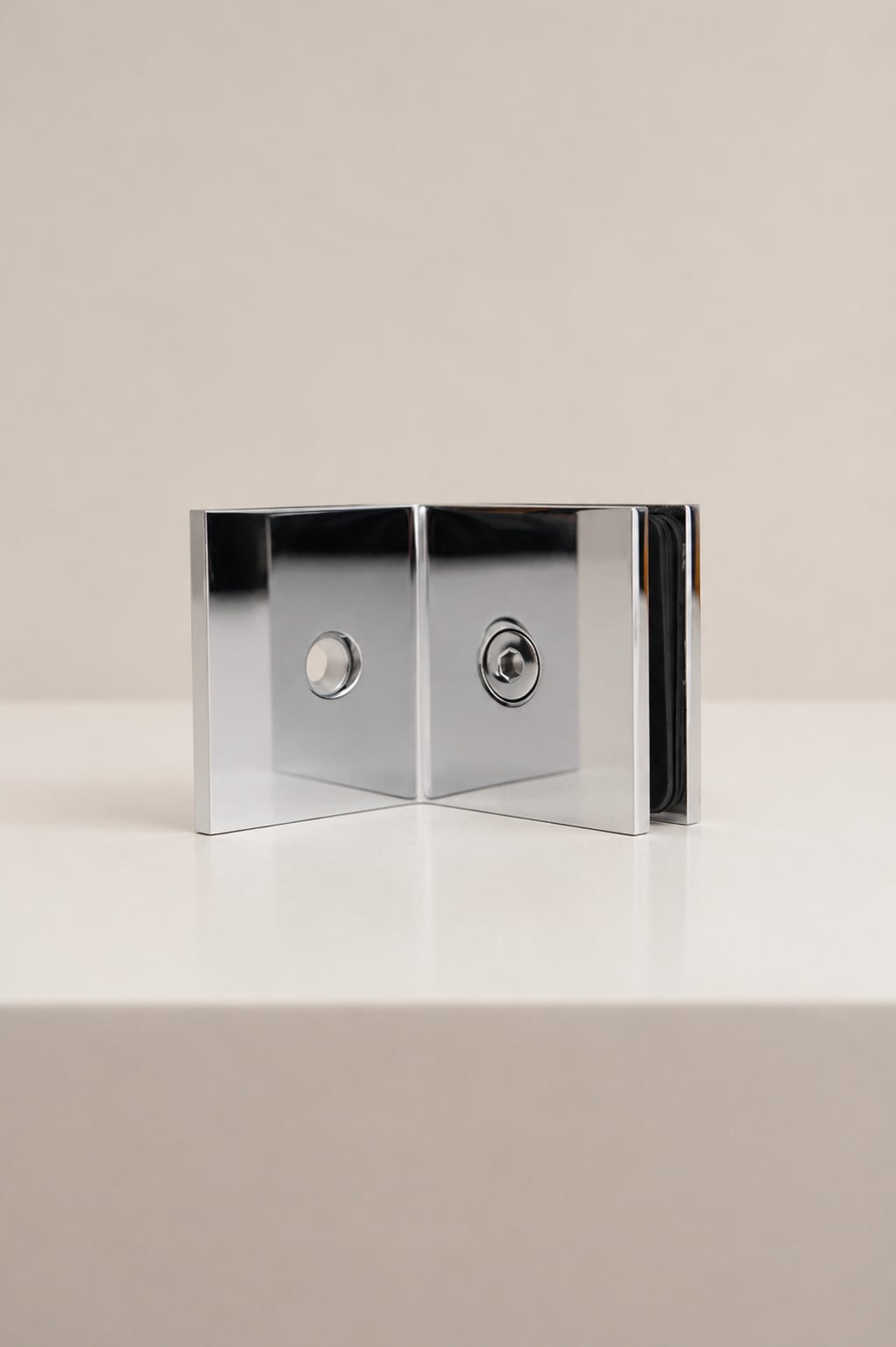 XO 90° Wall Bracket, Polished Chrome